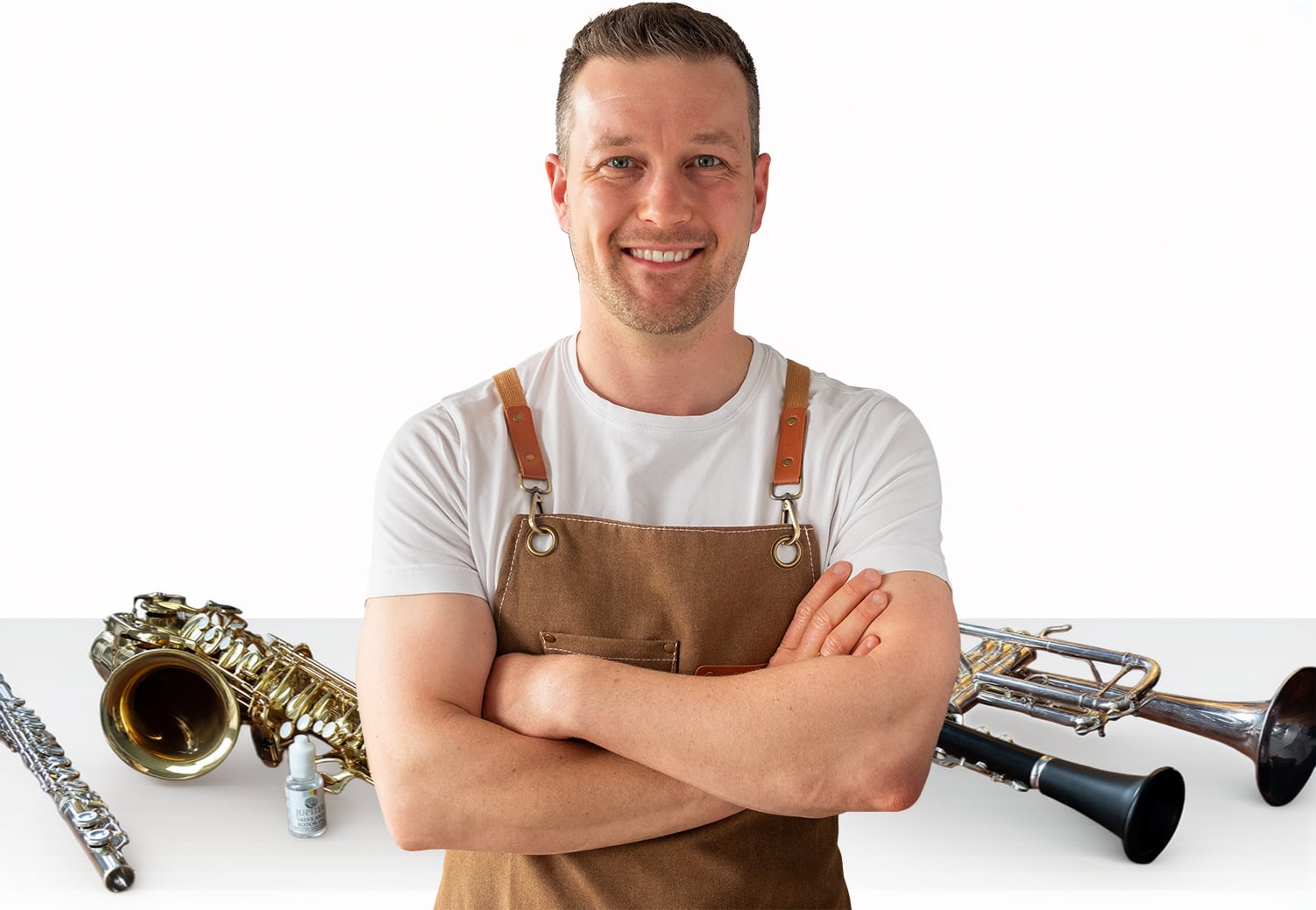 Marco Müllewitz in Werkstatt mit Blasinstrumenten – Beratung und Service für Musikinstrumente in Odenthal